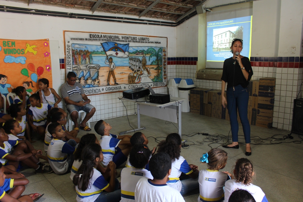 Escola Monteiro Lobato