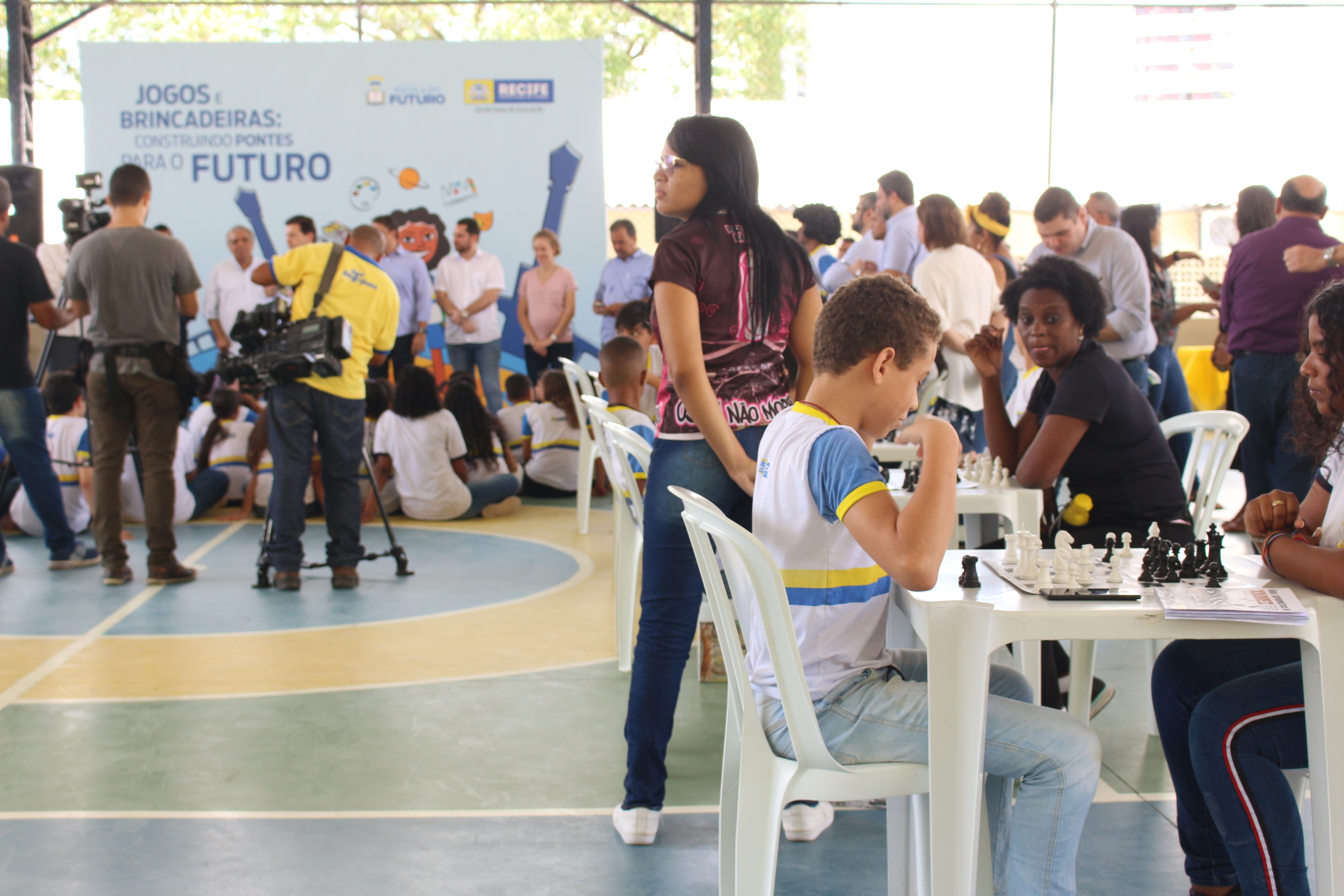 Prefeito Geraldo Julio lança programa Xadrez nas Escolas do Recife