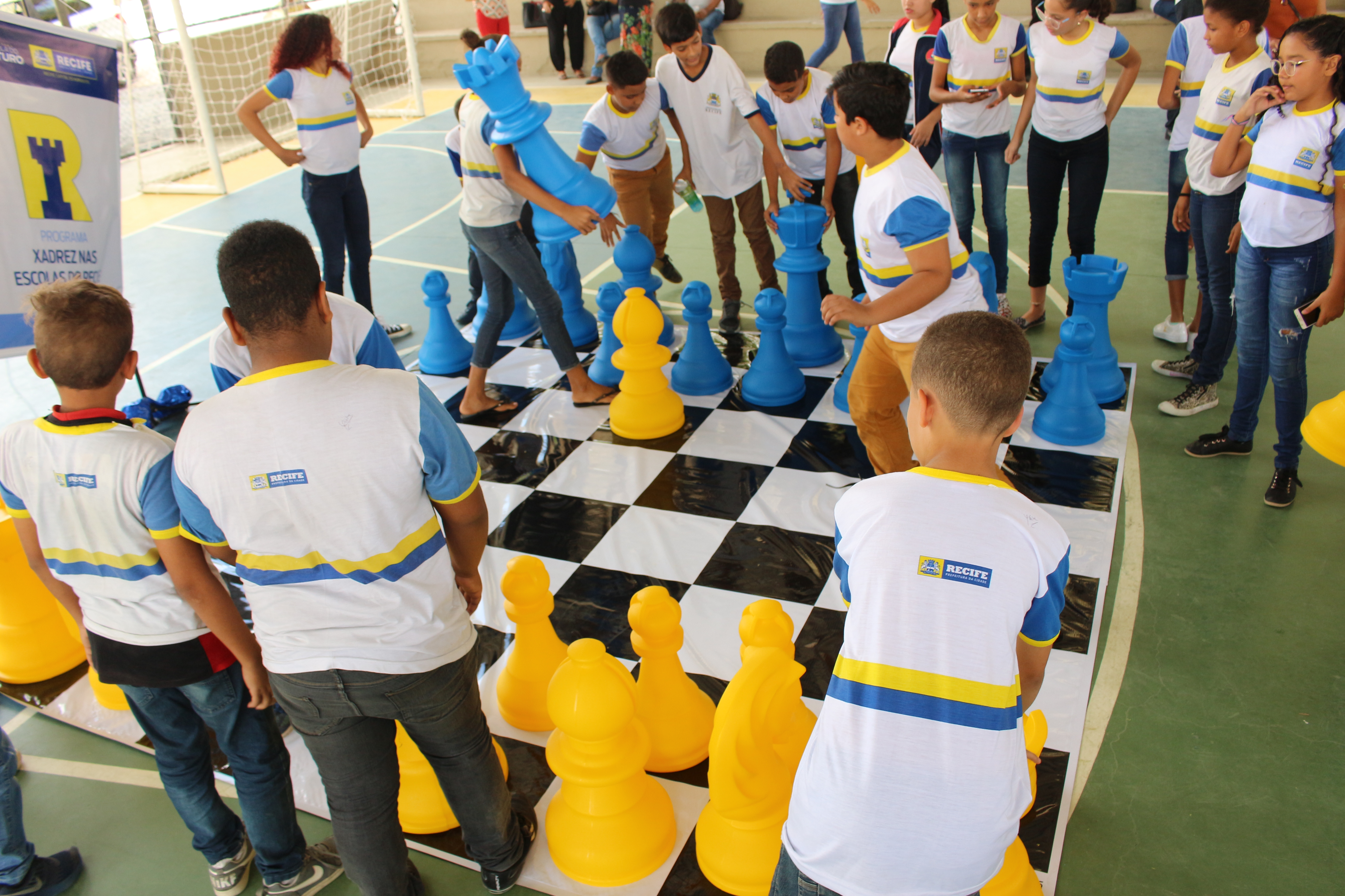 Prefeito Geraldo Julio lança programa Xadrez nas Escolas do Recife